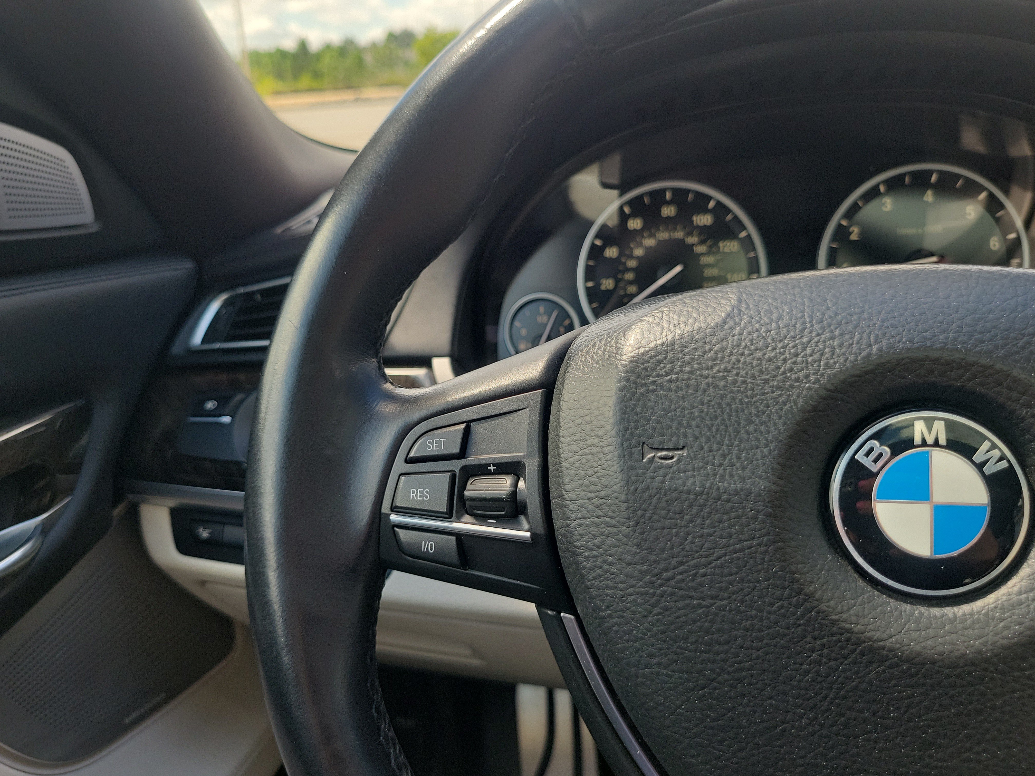 Used 2013 BMW 750Li xDrive AWD/4WD image 18