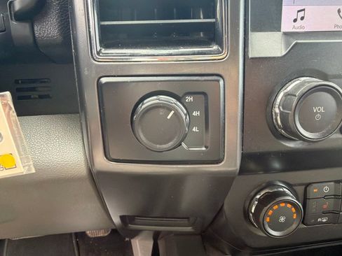Used 2019 Ford F150 XLT w/ Equipment Group 302A Luxury AWD/4WD image 25
