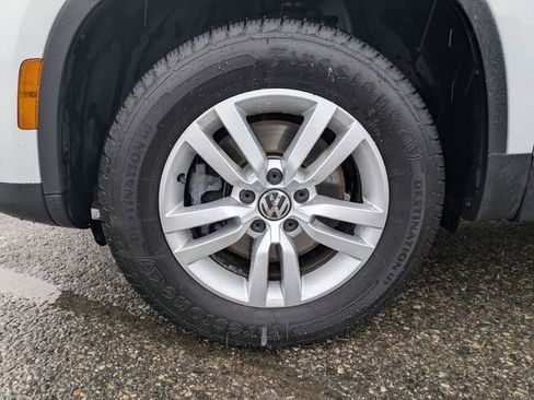 Used 2017 Volkswagen Tiguan S image 21