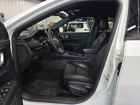 New 2026 Jeep Compass Latitude image 9