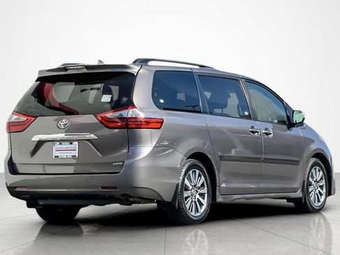 Certified 2020 Toyota Sienna Limited image 5