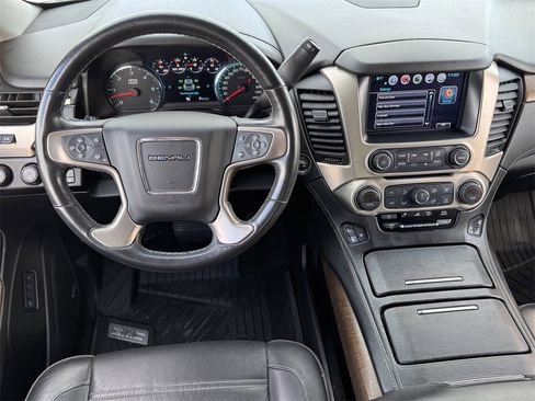 Used 2018 GMC Yukon Denali w/ Denali Ultimate Package image 12