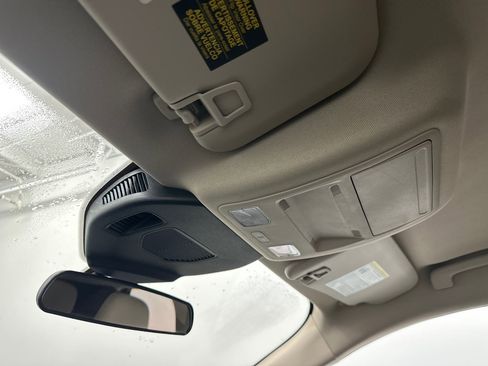 Used 2020 Ford Escape SE image 28