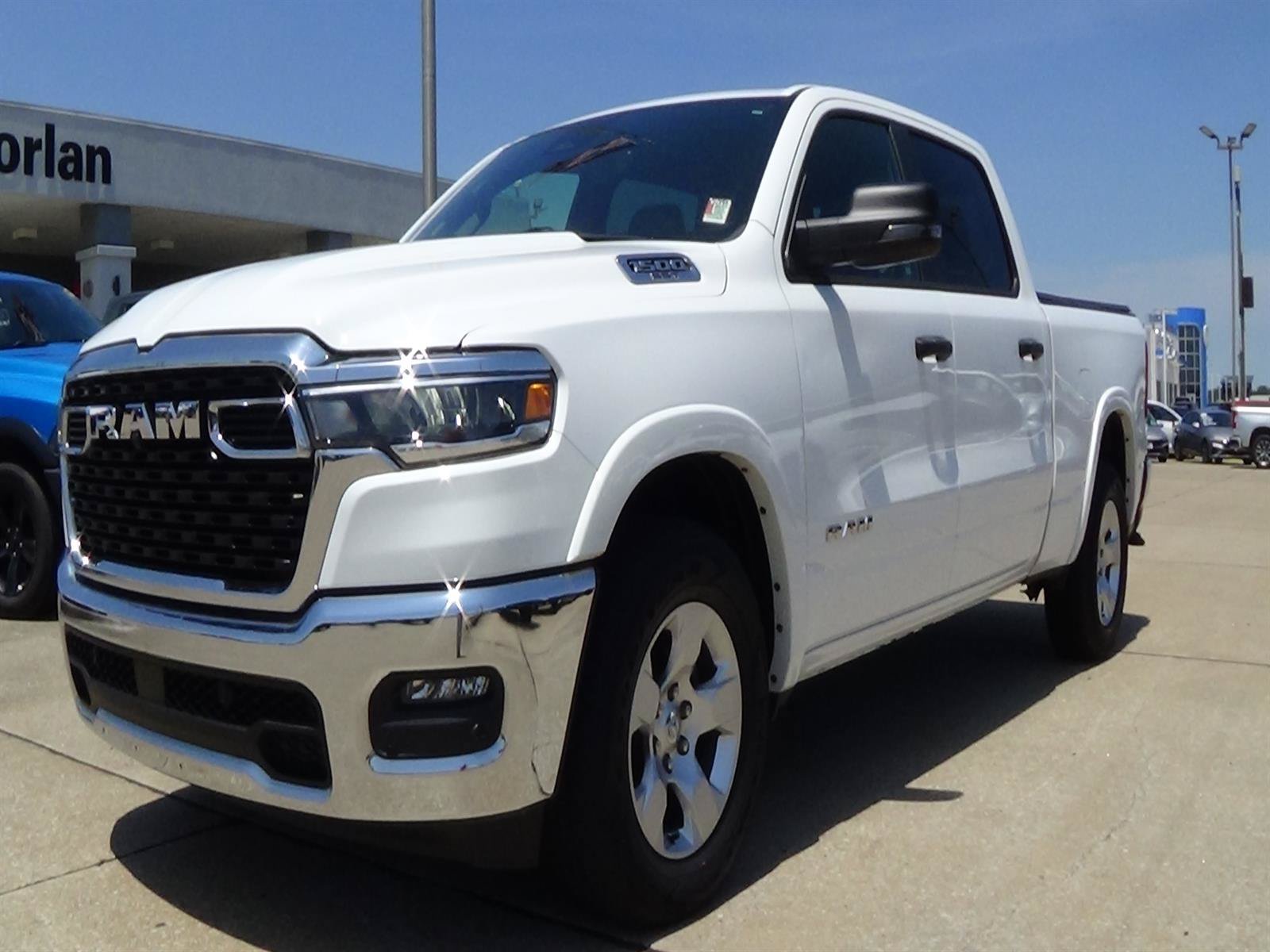 Used 2025 RAM 1500 Big Horn AWD/4WD image 2