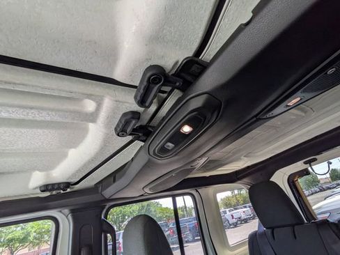 Used 2024 Jeep Wrangler Unlimited Rubicon AWD/4WD image 22