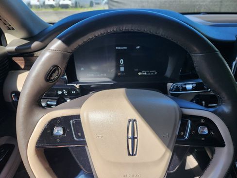 Used 2022 Lincoln Corsair Reserve w/ Equipment Group 201A image 40