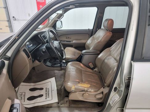 Used 2001 Toyota 4Runner SR5 AWD/4WD image 14