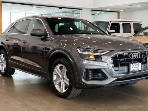 Used 2019 Audi Q8 Premium w/ Convenience Package AWD/4WD image 3