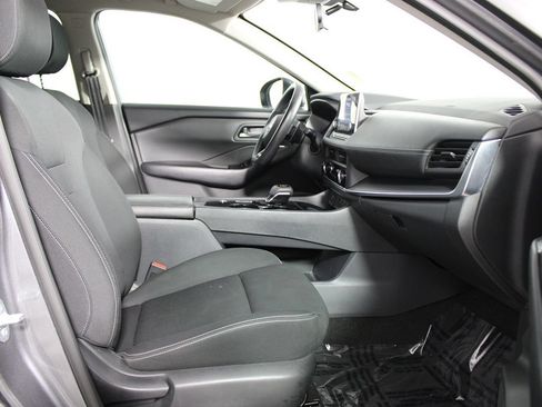 Used 2024 Nissan Rogue S FWD image 8