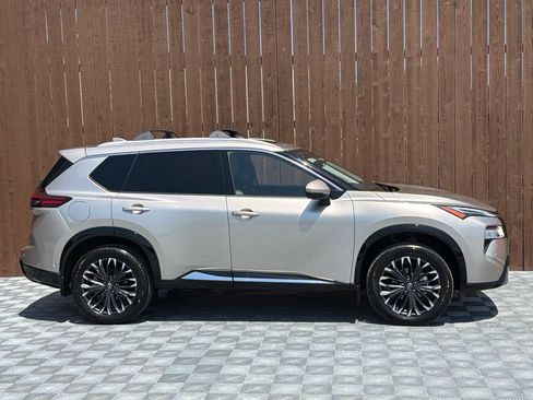 Used 2026 Nissan Rogue Platinum w/ Platinum Premium Package AWD/4WD image 14