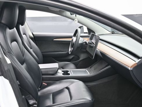 Used 2023 Tesla Model 3 Standard Range image 39