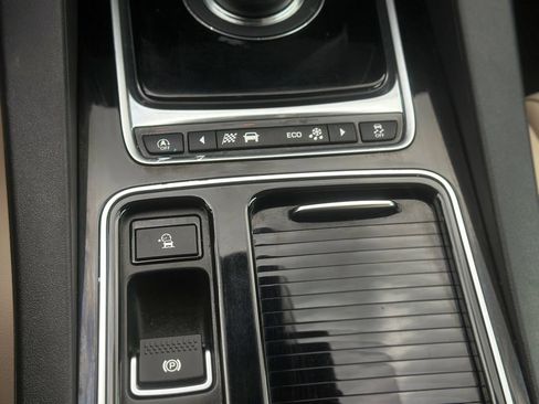 Used 2020 Jaguar F-PACE Premium AWD/4WD image 31