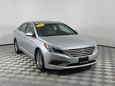 Used 2015 Hyundai Sonata SE w/ Option Group 09 FWD image 3