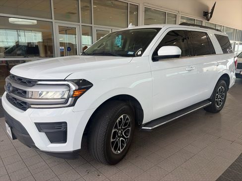 Used 2023 Ford Expedition XLT RWD image 15