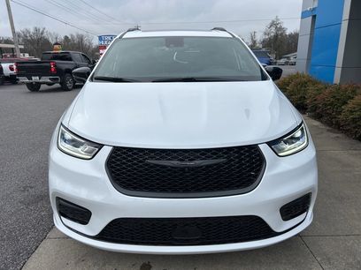 New 2026 Chrysler Pacifica Limited w/ S Appearance Package