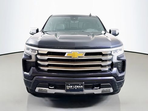 Used 2022 Chevrolet Silverado 1500 High Country w/ High Country Premium Package image 2