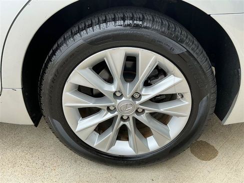 Used 2014 Lexus ES 300h w/ Luxury Package w/Bamboo Trim FWD image 23
