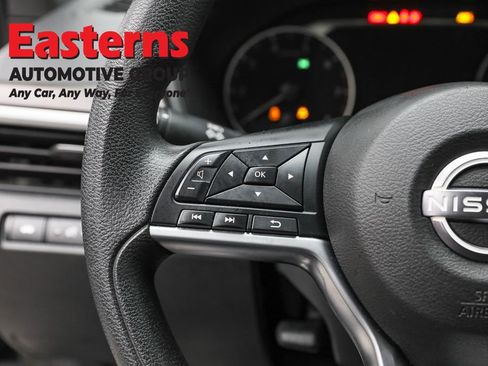 Used 2024 Nissan Altima 2.5 SV image 15