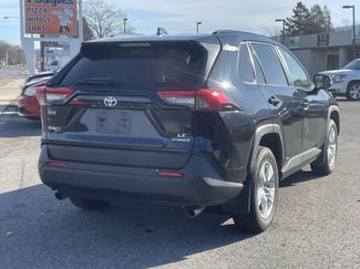 Used 2019 Toyota RAV4 LE video 3
