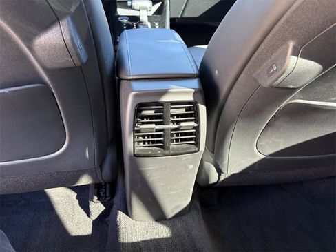 Used 2023 Kia Niro SX Touring image 26