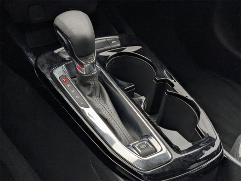 Certified 2025 Chevrolet Trax LT image 25