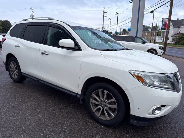 Used 2015 Nissan Pathfinder SV FWD image 4