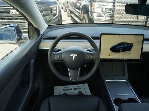 Used 2022 Tesla Model Y Long Range AWD/4WD image 22