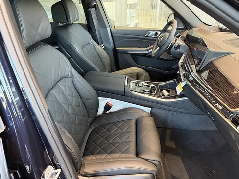 New 2026 BMW X5 xDrive40i w/ M Sport Package AWD/4WD image 14