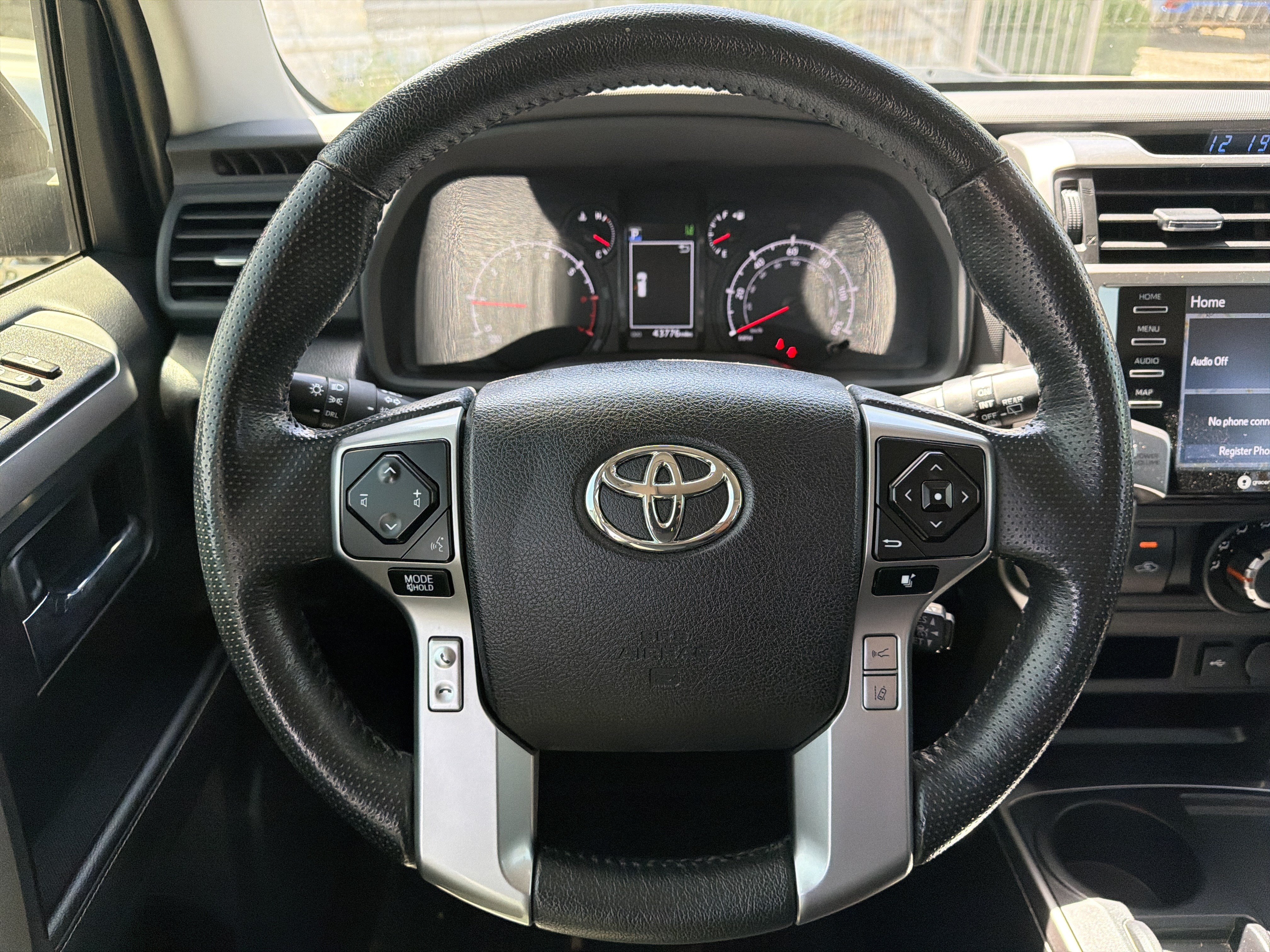 Used 2023 Toyota 4Runner SR5 Premium w/ Moonroof Package RWD image 12