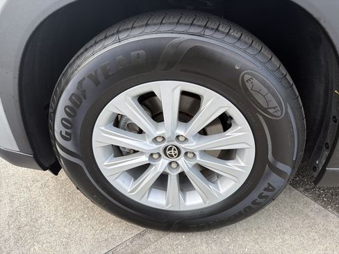 Certified 2025 Toyota Grand Highlander FWD image 20