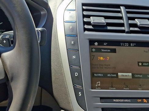 Used 2018 Lincoln MKZ Select w/ Select Plus Package FWD image 15