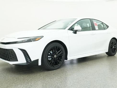 New 2026 Toyota Camry SE image 17