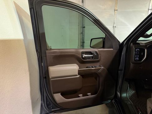 Used 2022 Chevrolet Silverado 1500 LT Trail Boss w/ Safety Package AWD/4WD image 7