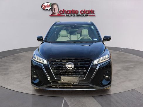 Used 2023 Nissan Kicks SR w/ SR Premium Package image 9