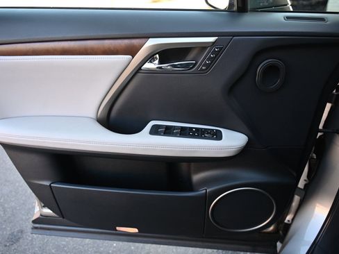 Used 2021 Lexus RX 350L Premium w/ Premium Package image 16