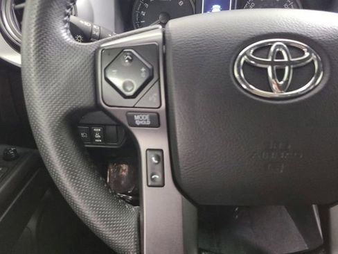 Certified 2022 Toyota Tacoma TRD Off-Road w/ Technology Package AWD/4WD image 27