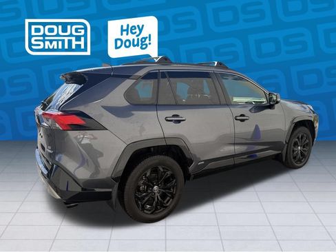 Used 2022 Toyota RAV4 SE w/ Convenience Package AWD/4WD image 4