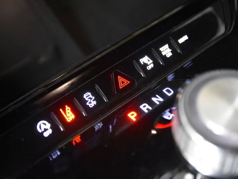 Used 2023 Jeep Wagoneer L Series II RWD image 33