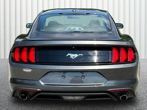 Used 2018 Ford Mustang Premium RWD image 4