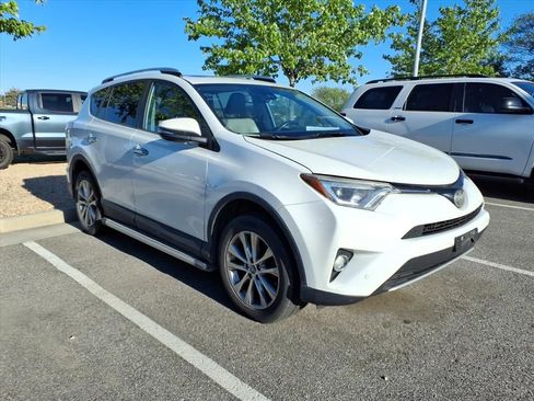 Used 2016 Toyota RAV4 Limited image 1