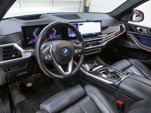 Used 2025 BMW X5 xDrive50e AWD/4WD image 2