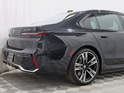 Used 2023 BMW i7 xDrive60 w/ Executive Package 2 image 11