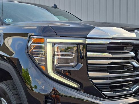 Used 2025 GMC Sierra 1500 SLT AWD/4WD image 2
