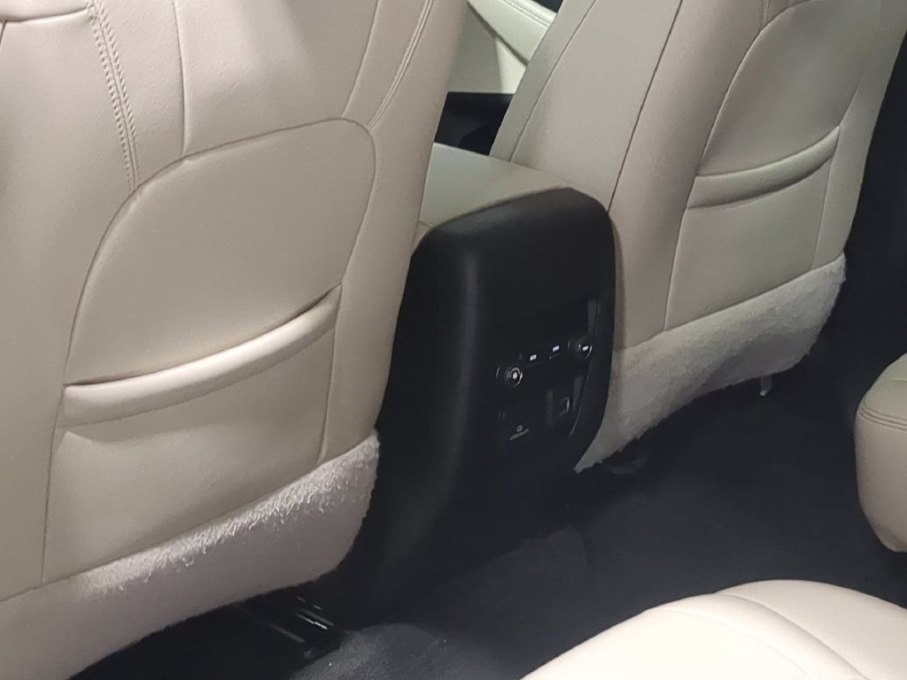 Used 2024 Buick Enclave Essence w/ Sound and Sites Package AWD/4WD image 22