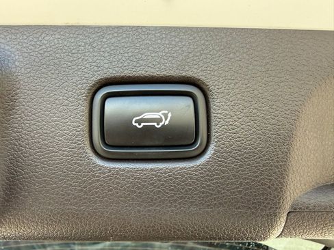 Used 2021 Hyundai Palisade Calligraphy image 36