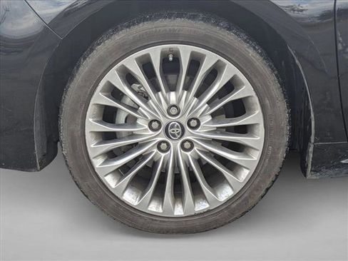 Used 2017 Toyota Avalon Limited w/ All Weather Liner Package image 9