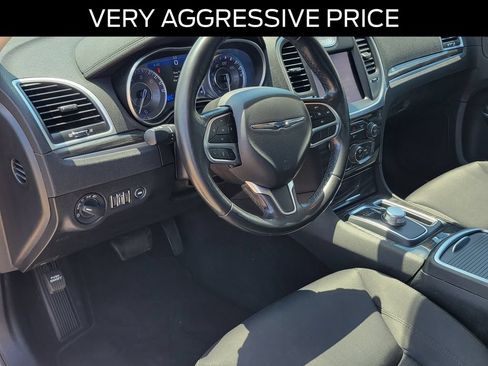 Used 2021 Chrysler 300 Touring RWD image 18