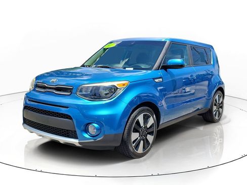 Used 2017 Kia Soul + w/ Designer's Package FWD image 2