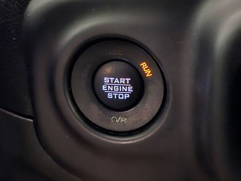 Used 2020 Jeep Wrangler Unlimited Sahara AWD/4WD image 16
