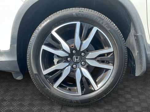 Used 2019 Honda Pilot Touring image 9